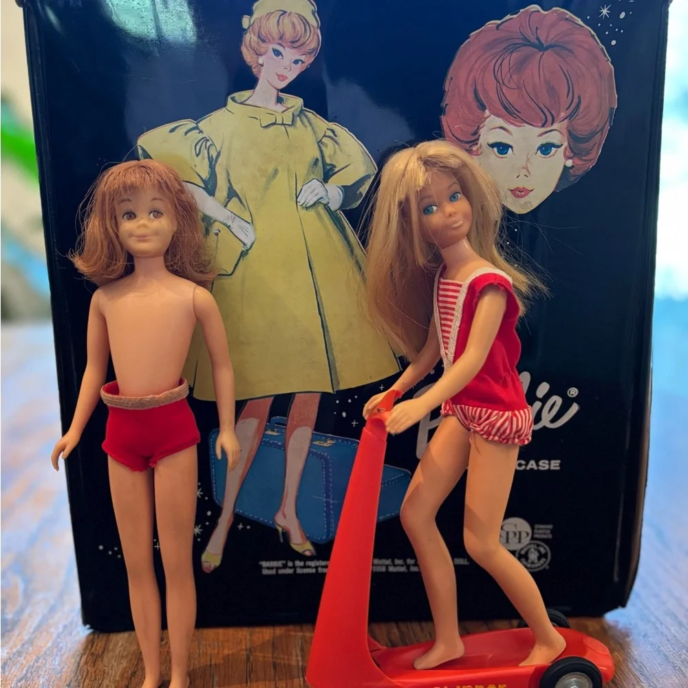 60’s Skipper, Skooter, Skipper Clothes, Accesories and Barbie Case - Picture 3 of 6